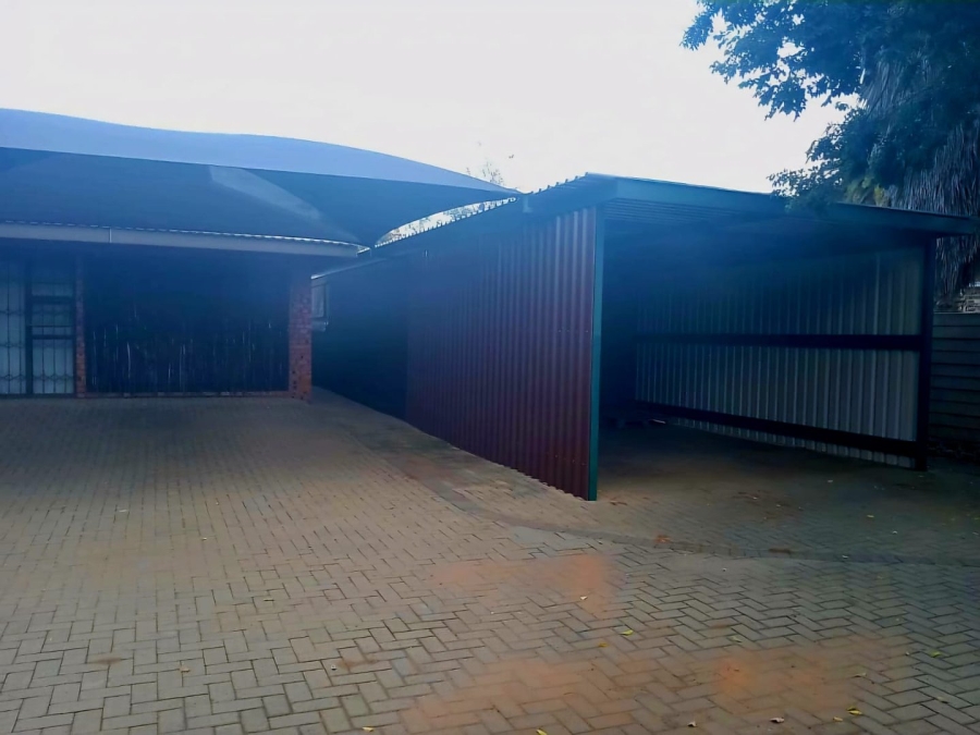 4 Bedroom Property for Sale in Wilgehof Free State